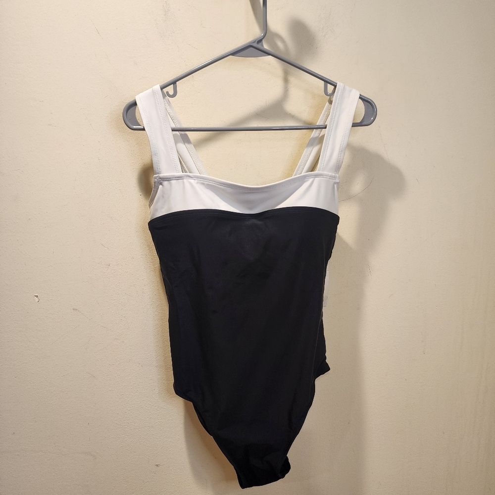 Catalina Black and White One-Piece Women's Swimsuit Size M (8-10)